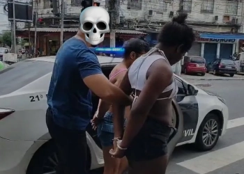 TRAVESTIS SÃO PRESAS APÓS GRAVAR CLIENTE E EXIGIR DINHEIRO PARA NÃO DIVULGAR VÍDEO ÍNTIMO NO RIO