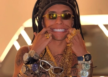 POLÍCIA ENCONTRA ARSENAL ESCONDIDO EM CASA DE INFLUENCIADOR DIGITAL