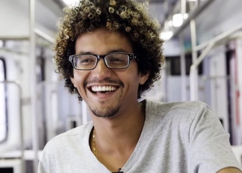 Justiça decreta prisão de MC Estudante por agressão a ex-namorada — cantor é considerado foragido