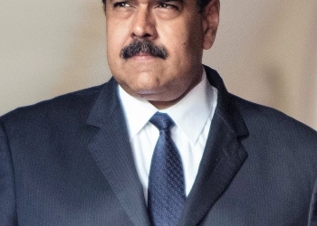 GUERRA À VISTA! TRUMP AUTORIZA OPERAÇÃO DA CIA PARA CAPTURAR NICOLÁS MADURO “VIVO OU MORTO”