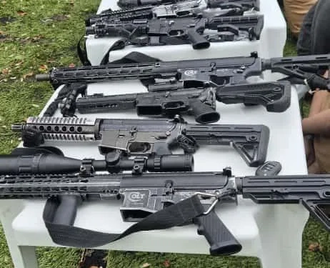 ( ATUALIZAÇÃO) Festa do Dia das Crianças em Pedra de Guaratiba termina em tiroteio e prisão de milicianos armados com fuzis!