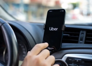 Trabalhadores de aplicativos ganham acima da média nacional, mas seguem sem proteção trabalhista