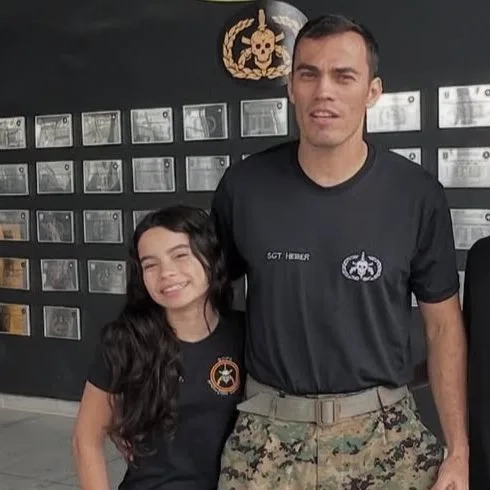 Missão Cumprida, Guerreiro”: Filha do Sargento do BOPE morto em operação no Rio emociona o país com carta aberta nas redes sociais. Leia