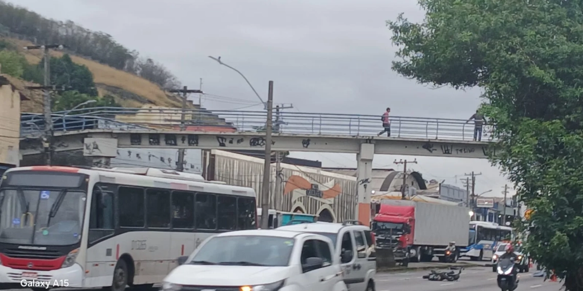 URGENTE!! MOTOCICLISTA MORRE EM GRAVE ACIDENTE NA AVENIDA BRASIL