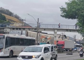 URGENTE!! MOTOCICLISTA MORRE EM GRAVE ACIDENTE NA AVENIDA BRASIL