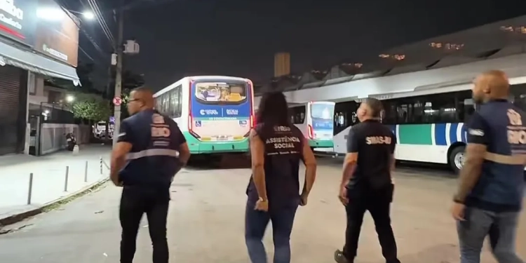 Subprefeitura da Zona Oeste II realiza ação de acolhimento a pessoas em situação de rua em Campo Grande