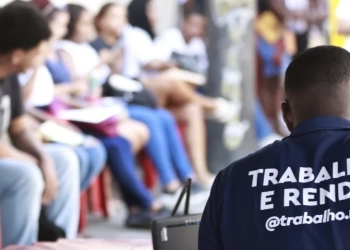 Urgente!! Prefeitura do Rio oferece mais de 2 mil vagas de emprego nesta semana — mais da metade sem exigência de experiência!