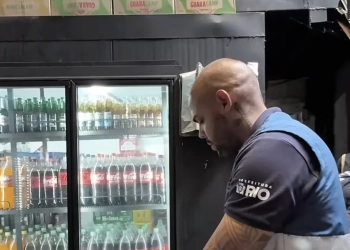 URGENTE!! OPERAÇÃO CHOQUE DE ORDEM EM COSMOS: DEPÓSITO DE BEBIDAS É INTERDITADO POR CONDIÇÕES INSALUBRES E PRODUTOS IRREGULARES!