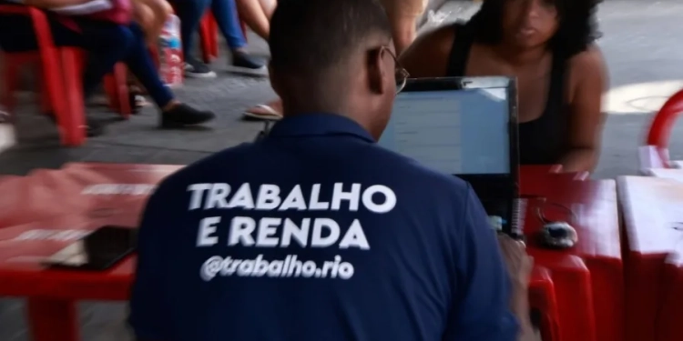 Prefeitura do Rio abre 1.836 vagas de emprego — oportunidades para todos os perfis, incluindo PCDs e estagiários