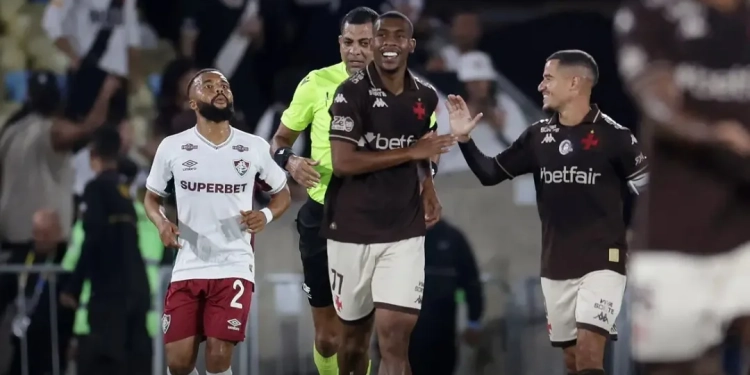 Vasco quebra jejum de seis anos e vence o Fluminense por 2 a 0 no Maracanã