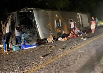 Sobe para 16 o número de mortos em grave acidente com ônibus de turismo na BR-423