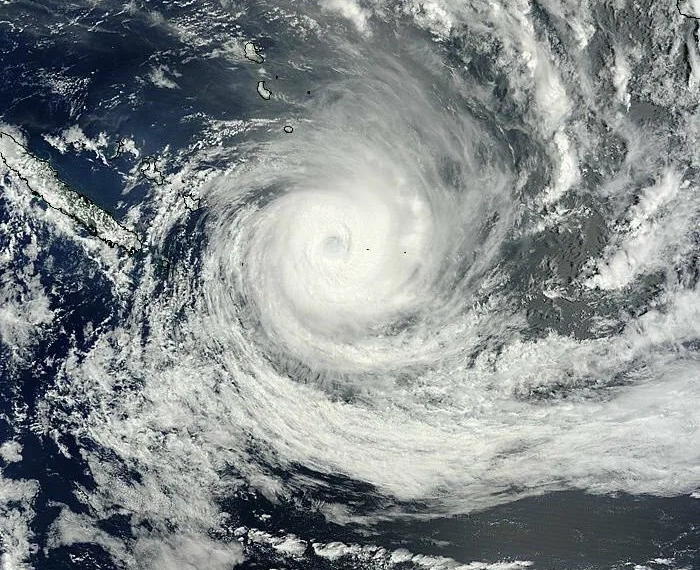 Urgente!! Ciclone Intenso se Aproxima do Brasil!!!  Alerta para Chuvas Torrenciais, Ventos de 100 km/h e Risco de Destruição!