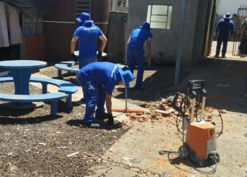 Detentos ajudam a reconstruir escolas destruídas por tornado no Paraná