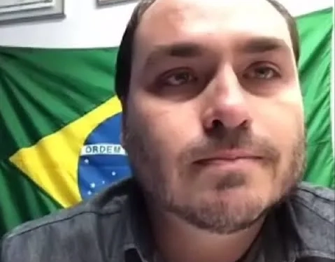 Carlos Bolsonaro deixa o Rio rumo ao Senado em Santa Catarina com apenas dois projetos aprovados