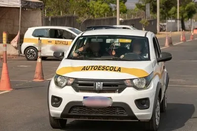 CNH SEM AUTOESCOLA: MUDANÇA HISTÓRICA COMEÇA A VALER AINDA ESTE MÊS, GARANTE MINISTRO