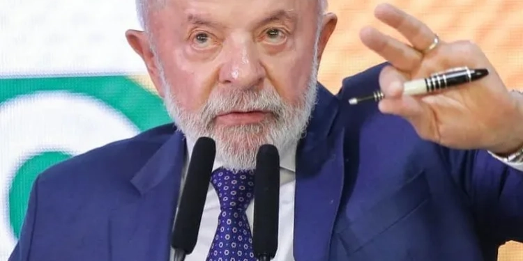 Lula Sanciona Lei que PROÍBE Linguagem Neutra em Toda a Administração Pública