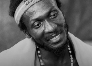 LUTO NO MUNDO DA MÚSICA: LENDA DO REGGAE MORRE AOS 81 ANOS