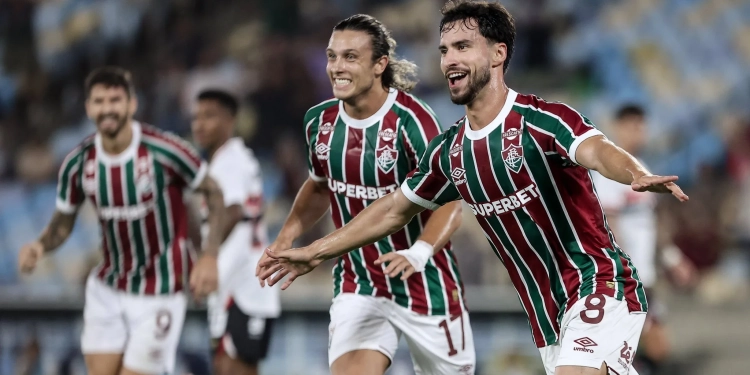 FLUZÃO DESTRÓI NO MARACA: MASSACRE HISTÓRICO POR 6×0 ABALA O BRASILEIRÃO!