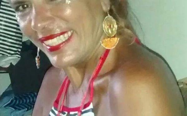 TRAGÉDIA EM FAMÍLIA: EX-CHACRETE LIA HOLLYWOOD MORRE APÓS ATAQUE DE PITBULL DO PRÓPRIO FILHO NO RJ