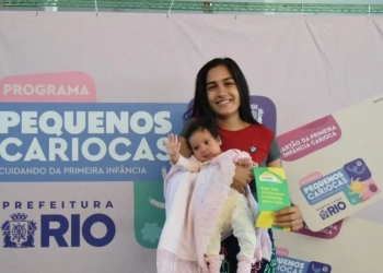 Prefeitura do Rio inicia entrega do Cartão da Primeira Infância Carioca para mais de mil famílias na Zona Oeste
