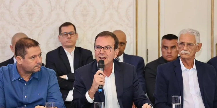 BARRICADA ZERO”: PREFEITO EDUARDO PAES E CASTRO UNEM FORÇAS EM AÇÃO HISTÓRICA CONTRA A VIOLÊNCIA NO RIO