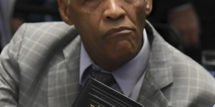 Deputado Federal e ex-gay Pastor Sargento Isidório propõe a criação do “Dia Nacional do Orgulho Heterossexual”.