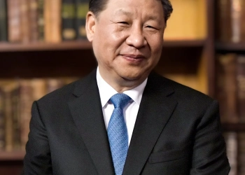 China Impõe Nova Regra Rigorosa: Influenciadores Agora Precisam de Diploma para Falar de nas redes sociais