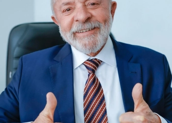 Lula Minimiza Pré-Candidatura de Flávio Bolsonaro e Alfineta Nomes da Direita: “Quem inventa muito nome é porque não tem nenhum