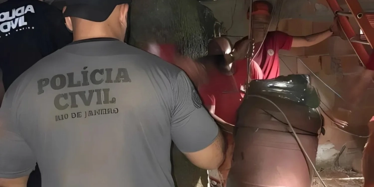 TERROR NO RIO: ADOLESCENTE É SUSPEITA DE MATAR A PRÓPRIA MÃE E JOGAR CORPO EM POÇO COM AJUDA DO NAMORADO