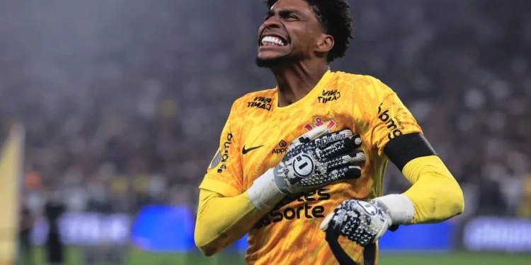 Hugo Souza vira herói, defende dois pênaltis — um de Gabigol — e coloca o Corinthians na final da Copa do Brasil