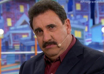Ratinho sai em defesa do SBT e rebate críticas: “Confundir jornalismo com fanatismo é ignorância