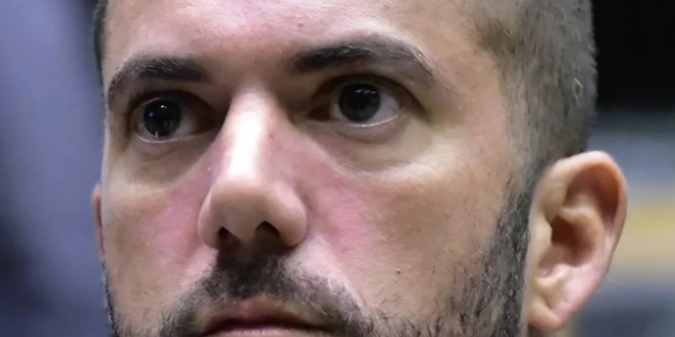 URGENTE!! 🚨 OPERAÇÃO DA PF INVESTIGA DEPUTADO FEDERAL DO PL CARLOS JORDY POR SUSPEITA DE DESVIO DE RECURSOS PÚBLICOS