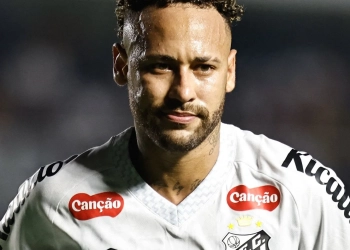 Neymar passa por cirurgia no joelho e Santos confirma sucesso do procedimento