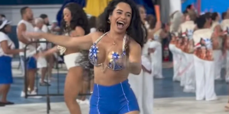 ( VIDEO) Ex-Rainha de Bateria da Beija-Flor é Assaltada à Luz do dia no Rio; Criminosos Estavam Fortemente Armados