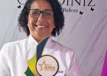 IMPACTANTE! CRIS DINIZ RECEBE HONRA AO MÉRITO NO REVELA DEPIL 2025 E SE FIRMA COMO UM DOS MAIORES NOMES DA DEPILAÇÃO NO BRASIL