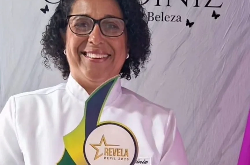 IMPACTANTE! CRIS DINIZ RECEBE HONRA AO MÉRITO NO REVELA DEPIL 2025 E SE FIRMA COMO UM DOS MAIORES NOMES DA DEPILAÇÃO NO BRASIL