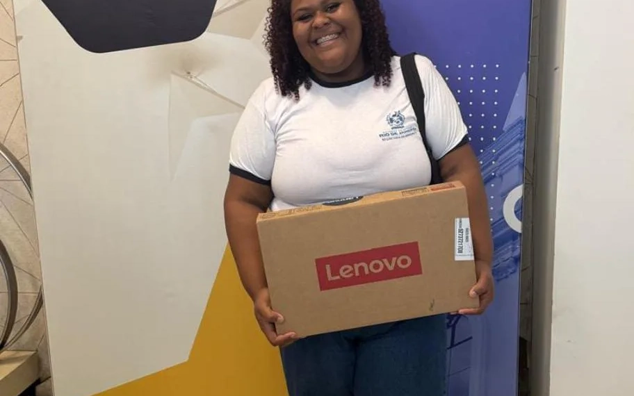 TALENTO DE OURO! ALUNA DO EJA DE CAMPO GRANDE CONQUISTA 1º LUGAR EM CONCURSO DE REDAÇÃO ESTADUAL