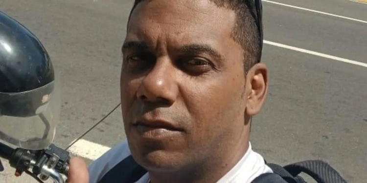 MISTÉRIO E ANGÚSTIA: FAMÍLIA PROCURA POR MOTOUBER DESAPARECIDO NA ZONA OESTE DO RIO