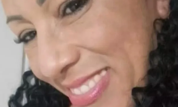 TRAGÉDIA NO RIO: MULHER É ASSASSINADA A FACADAS NA FRENTE DOS TRÊS FILHOS