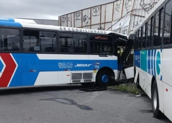URGENTE!! ACIDENTE ENTRE DOIS ÔNIBUS EM CAMPO GRANDE DEIXA 14 FERIDOS