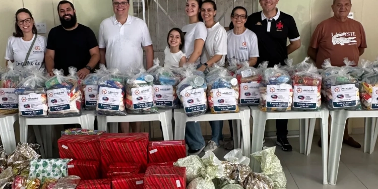 AECG Rio encerra 2025 com grande ação solidária e leva esperança à comunidade do Largo do Correia de Guaratiba