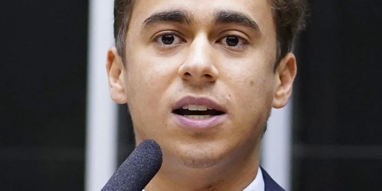 Deputado Nikolas Ferreira é alvo de representação na PGR após postagem envolvendo Lula e EUA