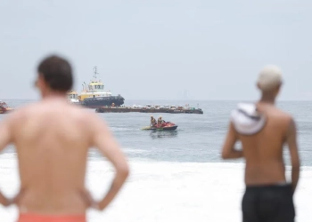 Mistério nas águas de Copacabana: corpo é encontrado no mar e pode estar ligado a desaparecimento de adolescente