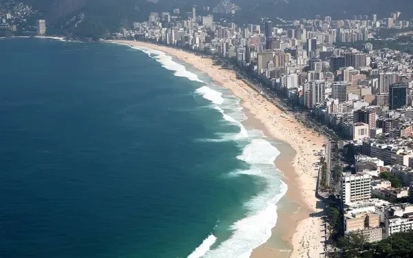 Prefeitura do Rio endurece regras e proíbe prédios que façam sombra nas praias, mesmo fora da orla