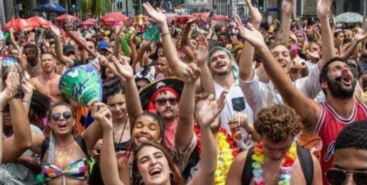 Rio entra no clima do Carnaval: pré-folia toma as ruas com o Carnaval Não Oficial