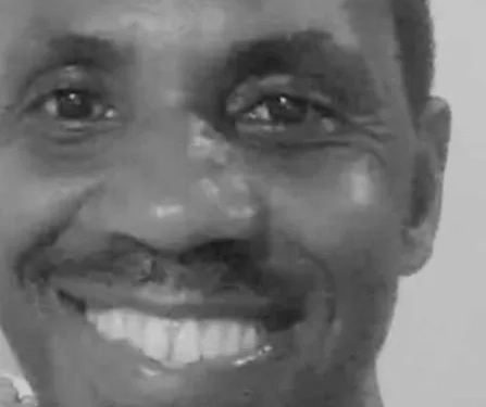 MISTÉRIO NA ZONA OESTE: HOMEM DE 46 ANOS DESAPARECE A CAMINHO DO TRABALHO E FAMÍLIA PEDE AJUDA