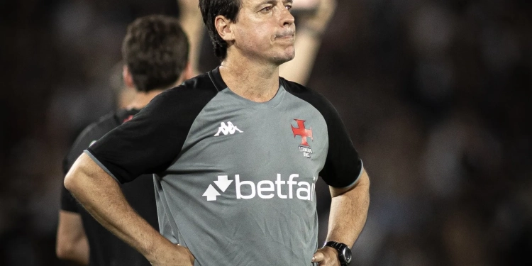 Fim de linha em São Januário: Fernando Diniz deixa o comando do Vasco