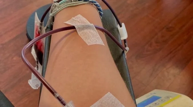 ALERTA GLOBAL: AMERICANOS RECORREM À “VENDA DE SANGUE” PARA SOBREVIVER E COMPLEMENTAR RENDA