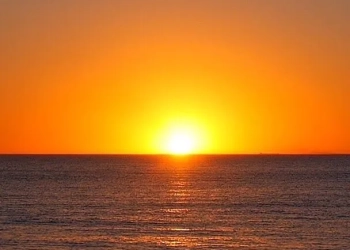 OUTONO “ESQUECE” DE CHEGAR: CALOR PERSISTE E BRASIL SEGUE COM CLIMA DE VERÃO EM 2026