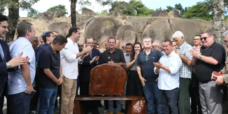 Gigante na Zona Oeste: Eduardo Paes anuncia megaparque bíblico em Santa Cruz com capacidade para até 70 mil pessoas